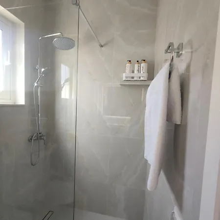 Beehiveretreat Толон